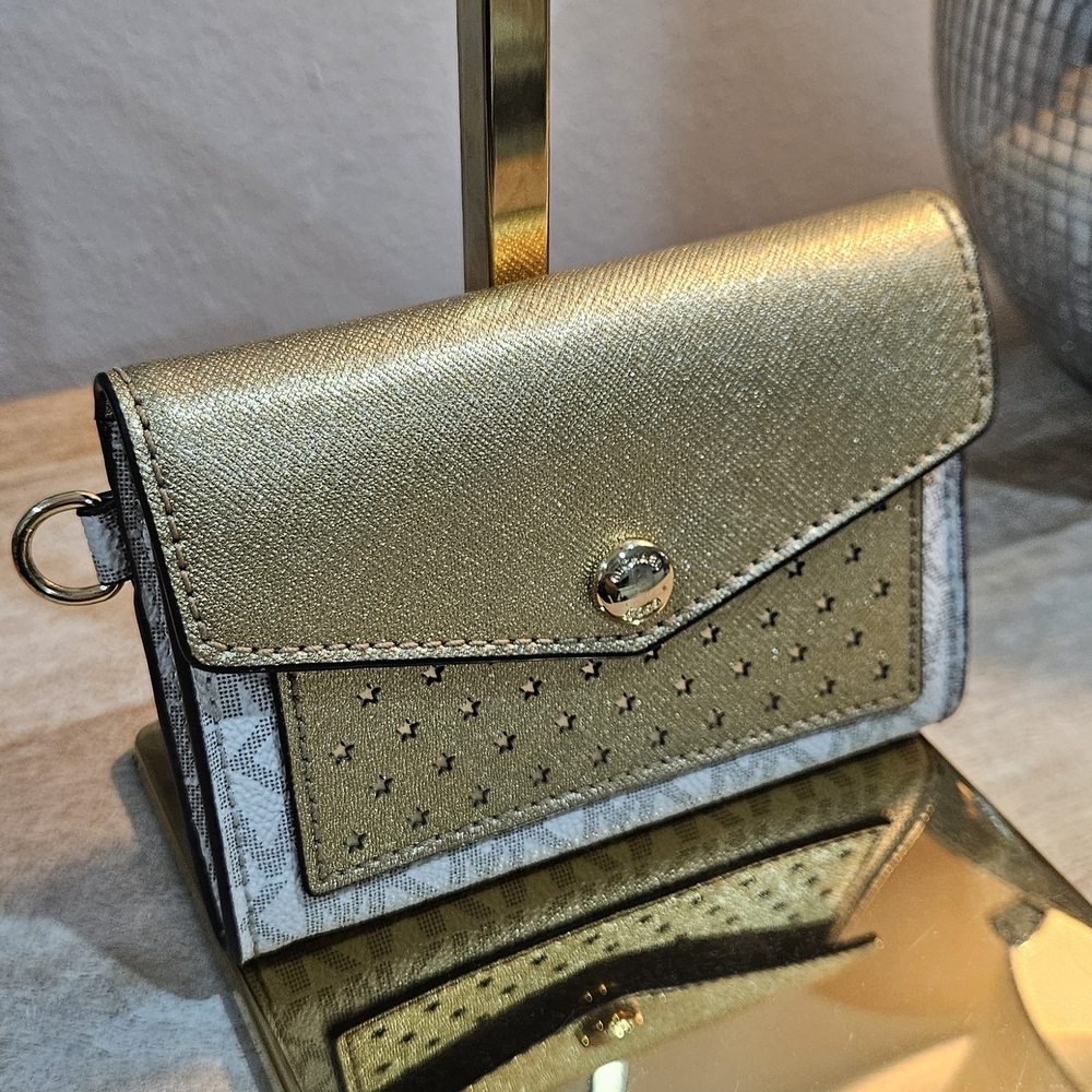 Michael Kors Like New! Gold and Gray Wallet Beautiful Condition!!